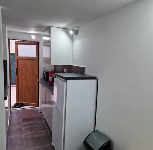 2 Pers Paris/bourget/cdg/parc D'exposition * Aulnay-sous-Bois