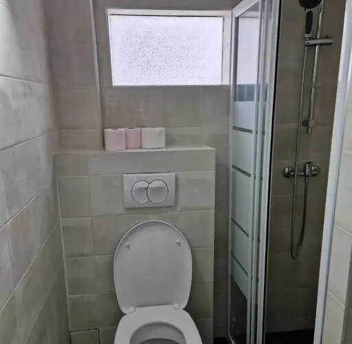 2 Pers Paris/bourget/cdg/parc D'exposition Aulnay-sous-Bois